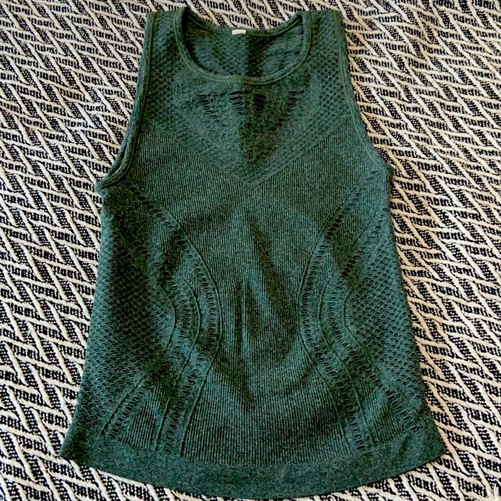 Alo yoga workout top